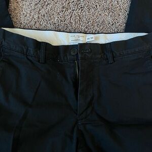 Club Monaco Men black chinos. Size 30x30